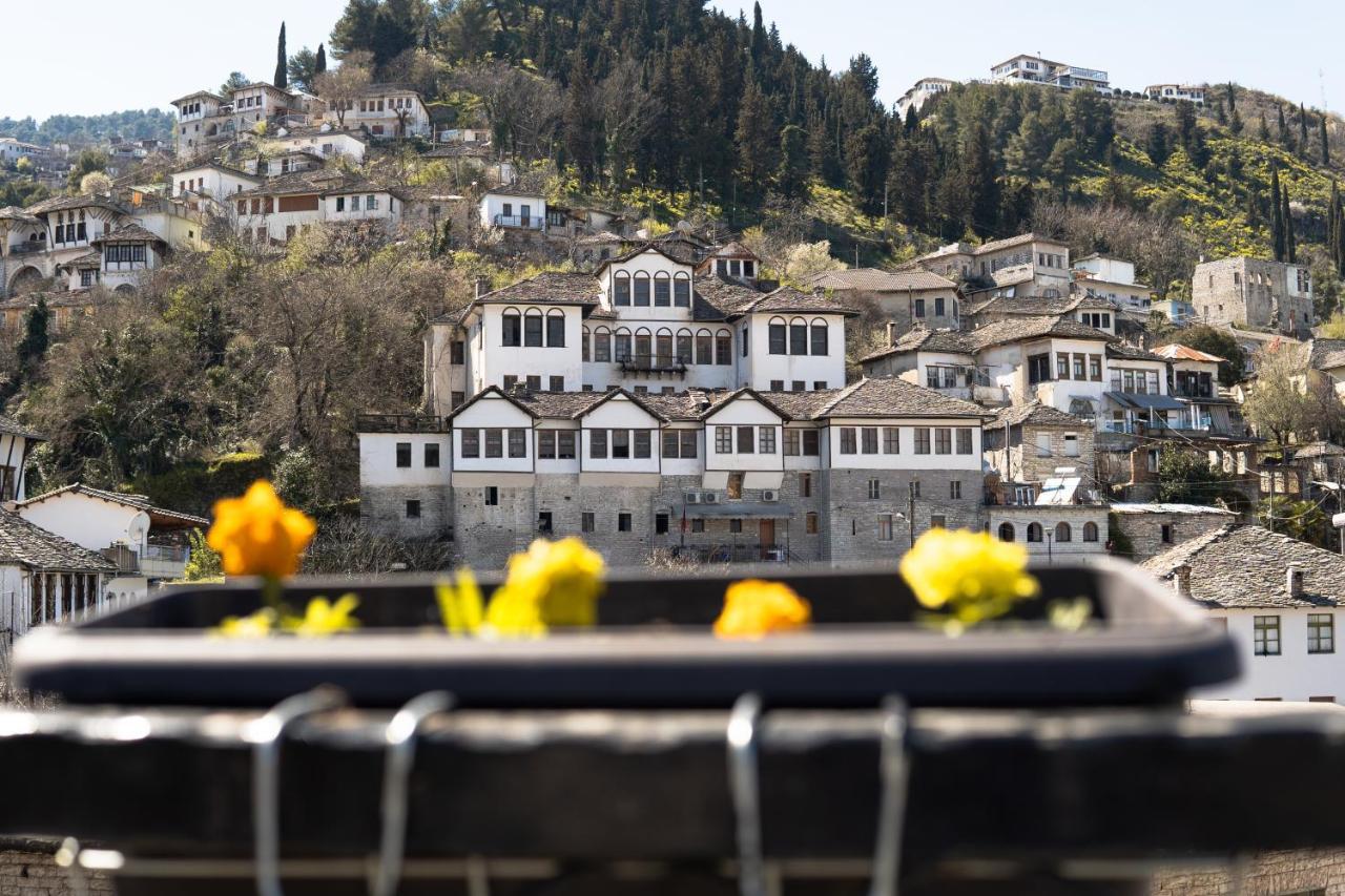 Alsara Guesthouse Gjirokastër Esterno foto