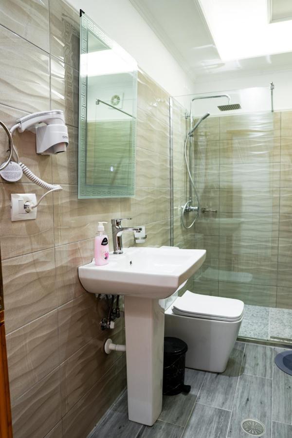 Alsara Guesthouse Gjirokastër Esterno foto