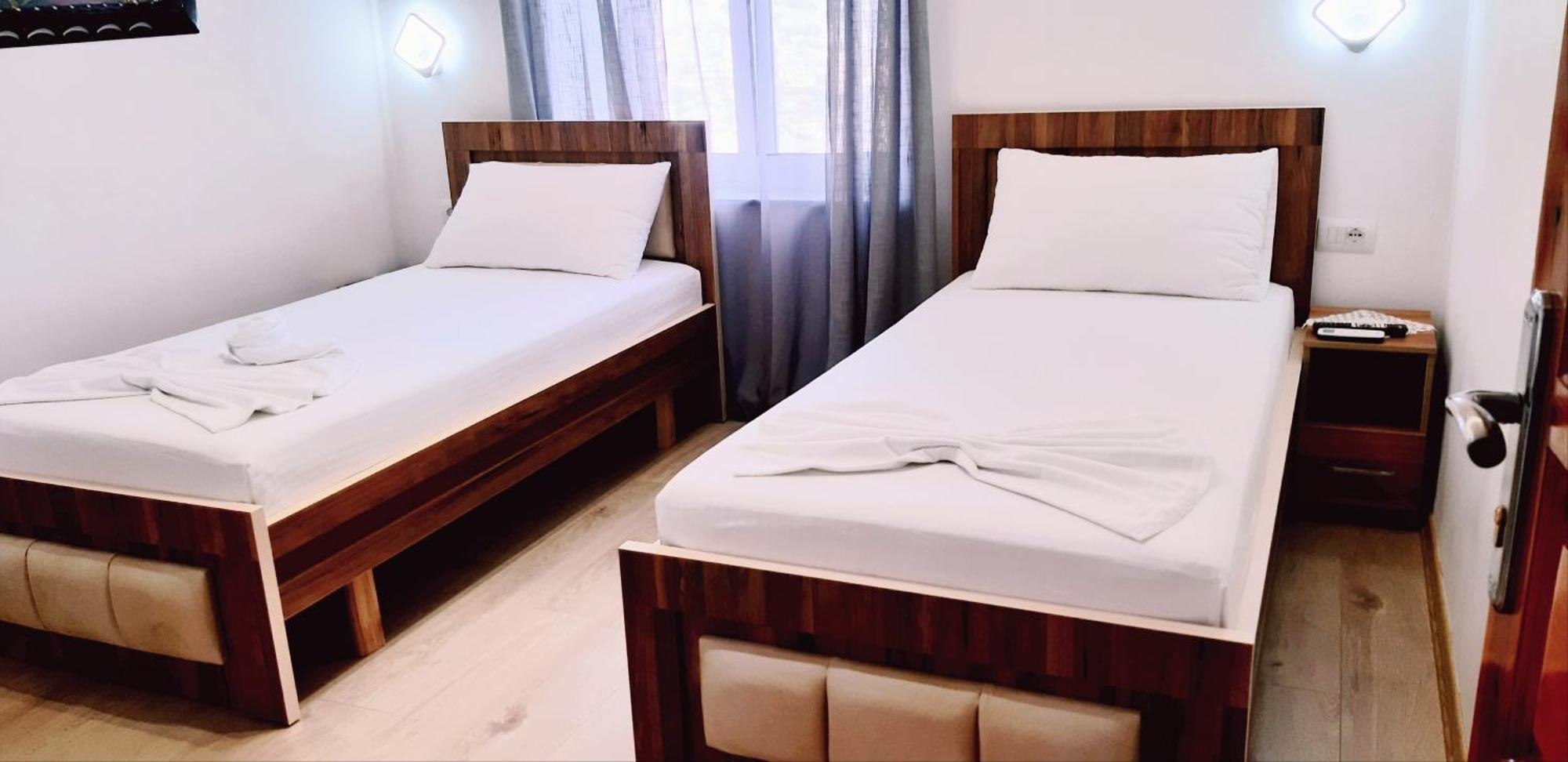 Alsara Guesthouse Gjirokastër Esterno foto