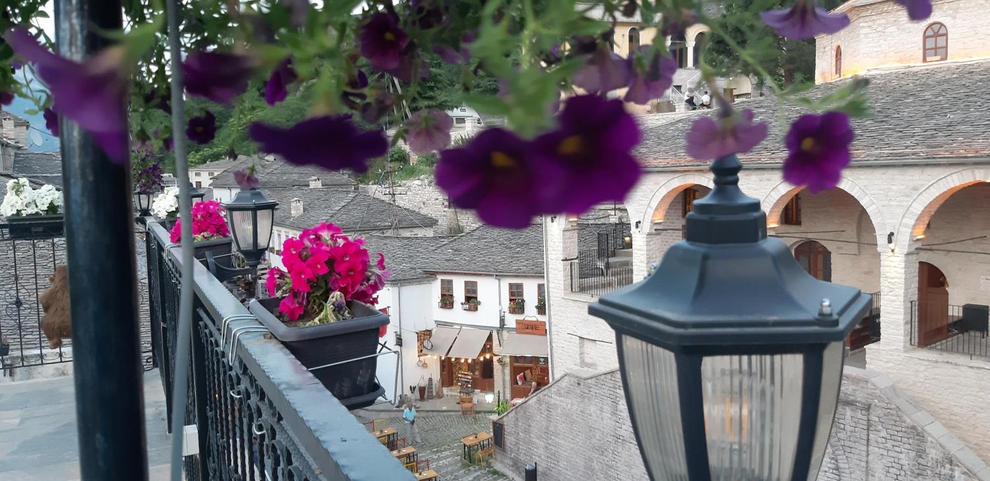 Alsara Guesthouse Gjirokastër Esterno foto